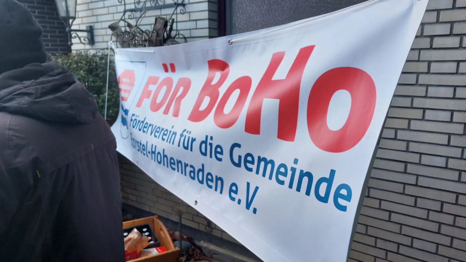 För-BoHo-Banner an einer Hauswand