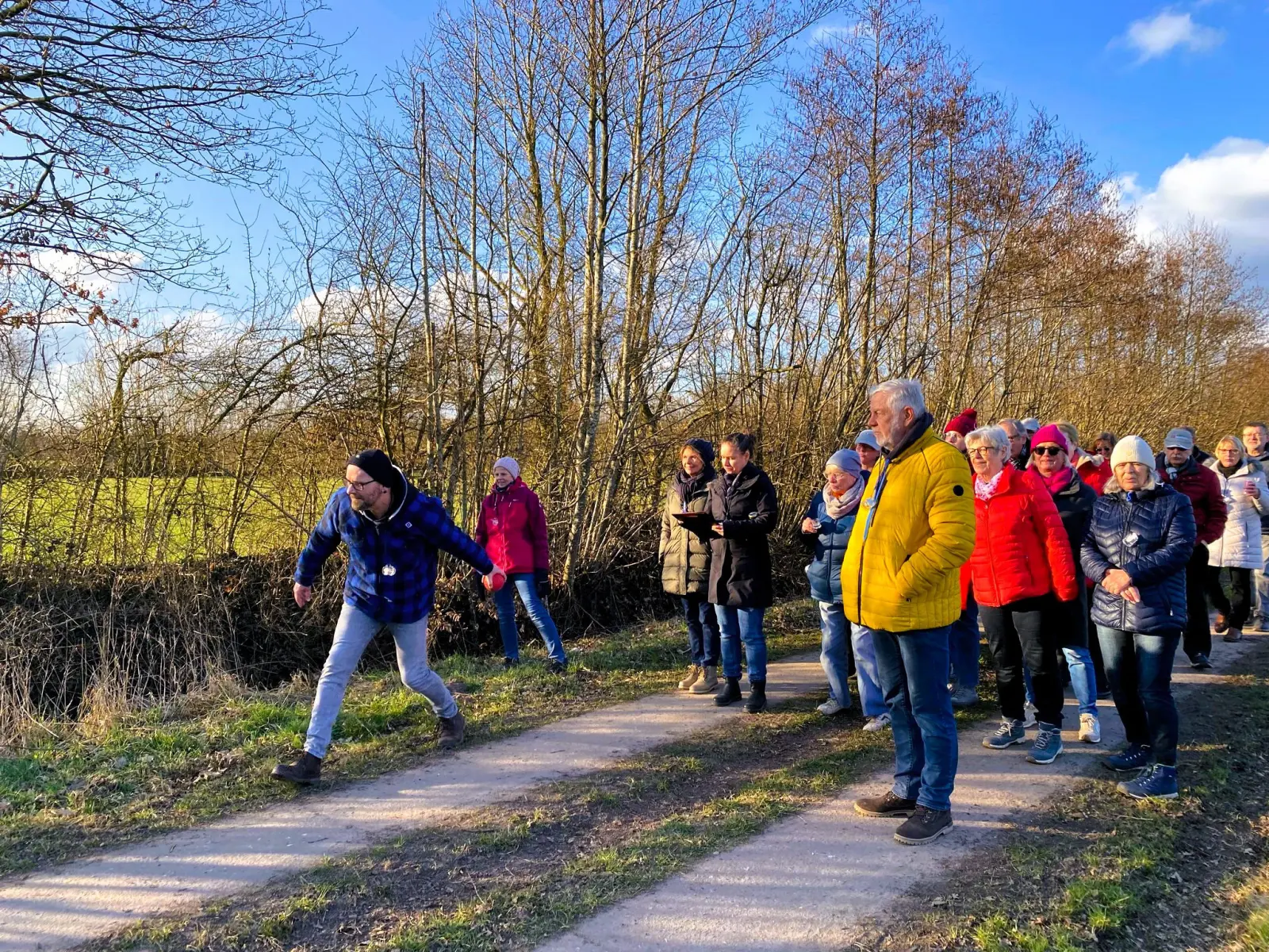 Boßeltour-Gruppe, ein Teilnehmer im Wurf